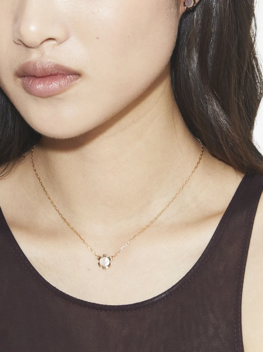 Tory Burch The Forget Me Not Pendant Necklace In Gold