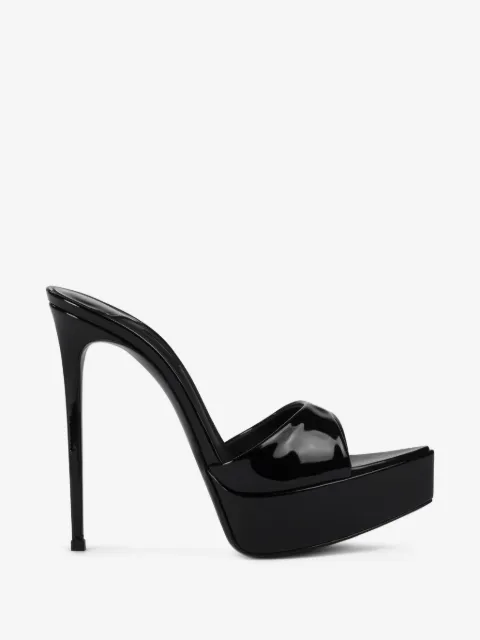 Le Silla Uma platform mules