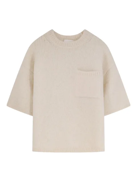 Closed chest-pocket top