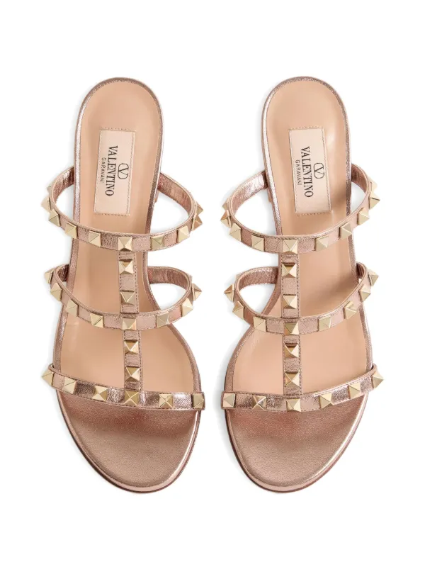 Valentino Garavani ロックスタッズ サンダル | ピンク | FARFETCH JP