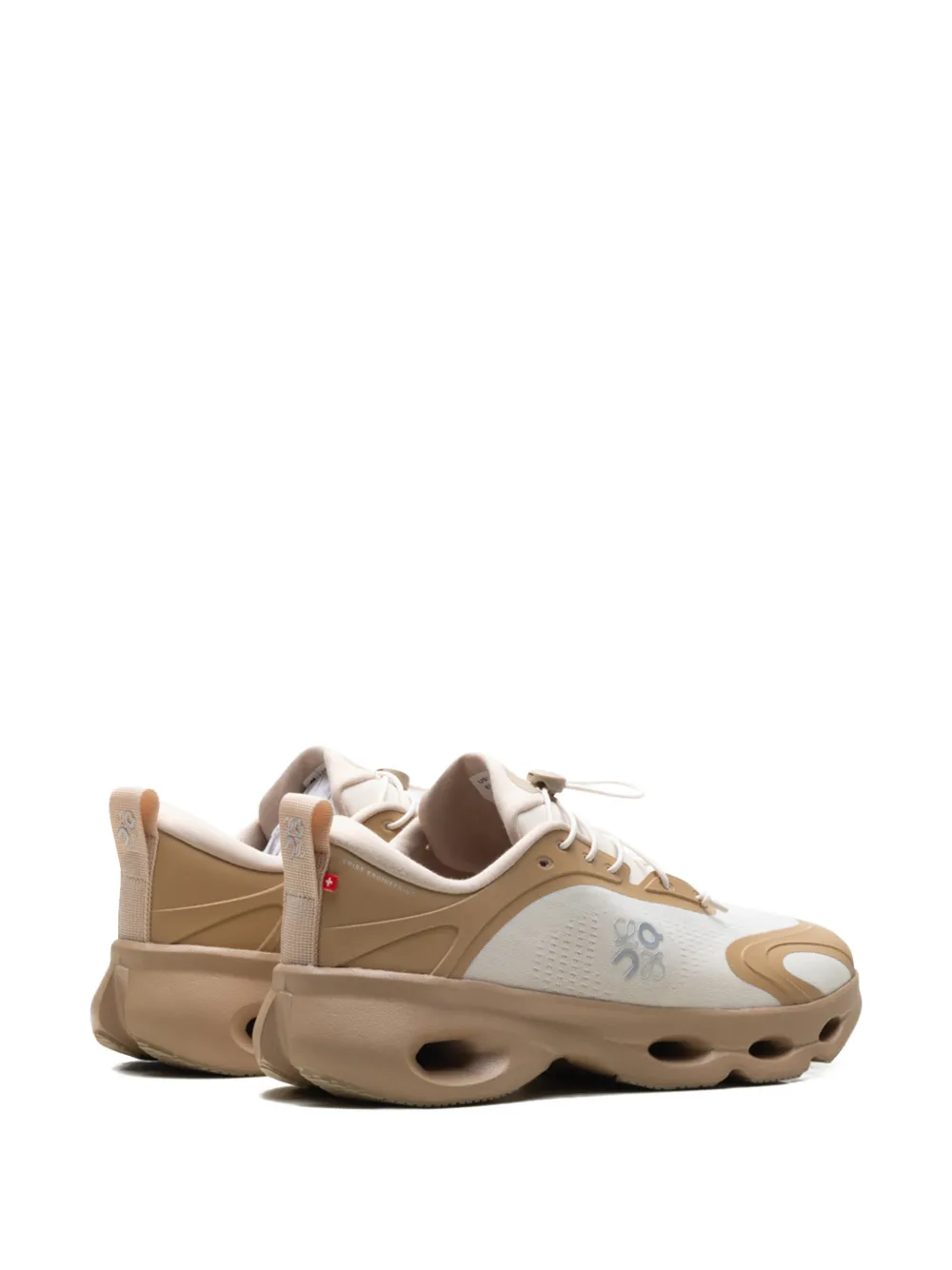 On Running x Loewe Cloudsolo sneakers met treklus Beige