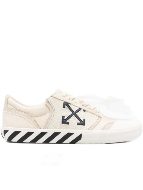 Off-White tenis con rayas estampadas