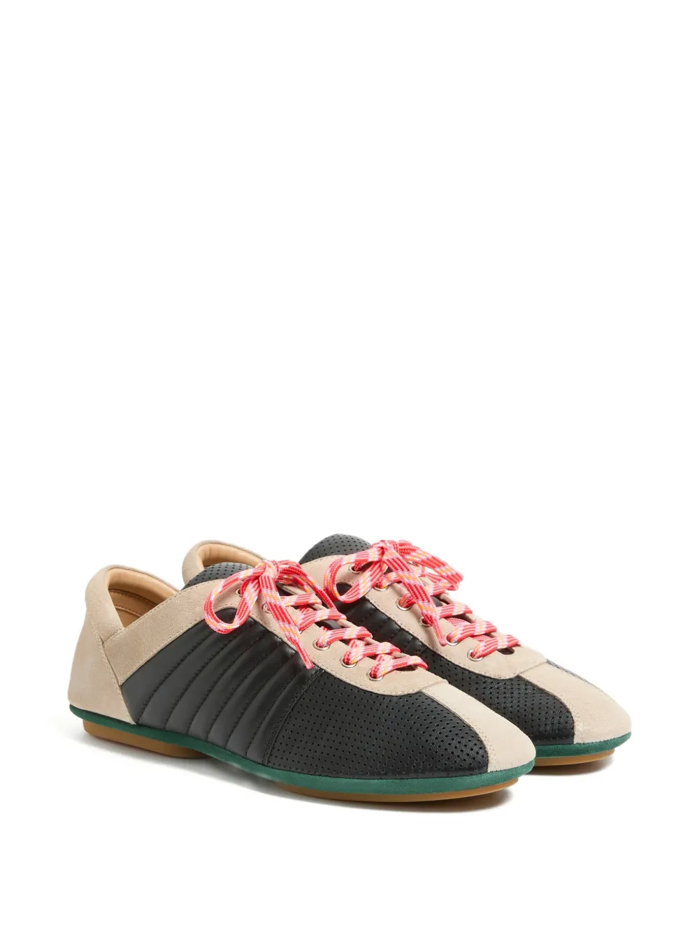 Valentino Garavani Strikie sneakers van geperforeerd nappa en suède Zwart