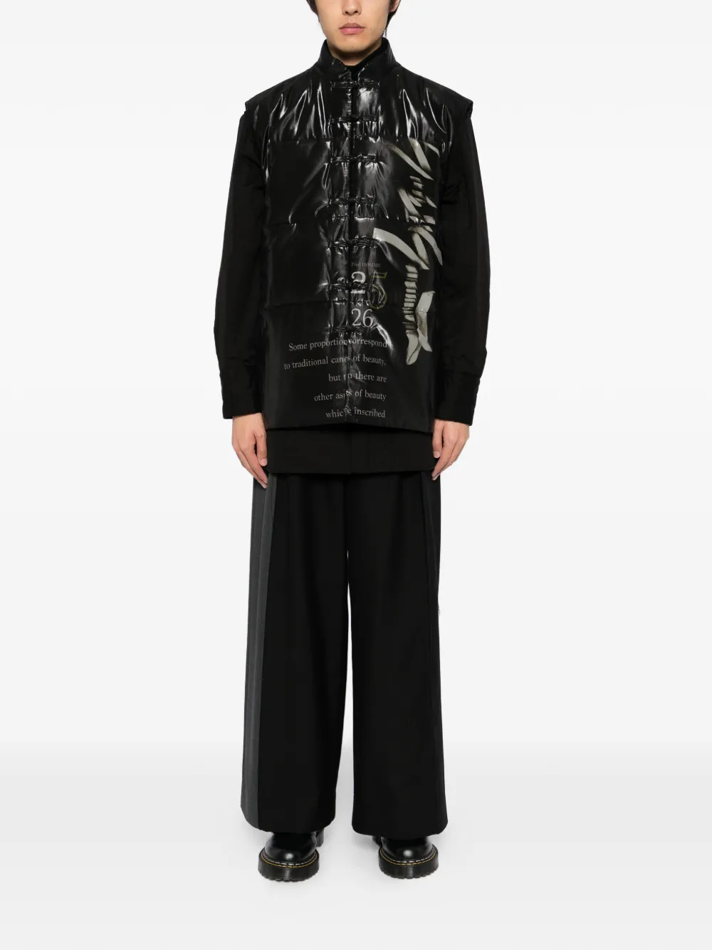 Yohji Yamamoto graphic-print sleeveless padded jacket | Down Jackets | Image 2