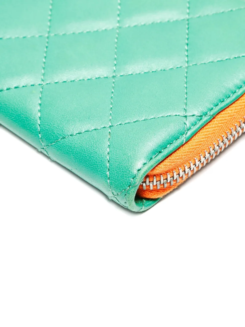 Pre-owned Chanel 2008-2009 Matelasse Logo-zip Wallet In Green