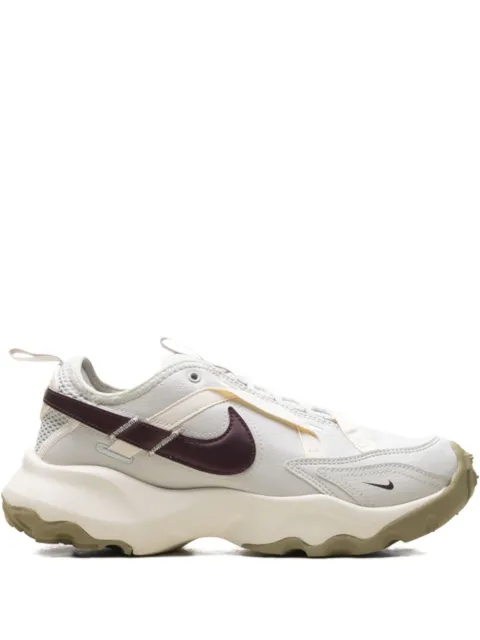 Nike TC 7900 lace-up sneakers