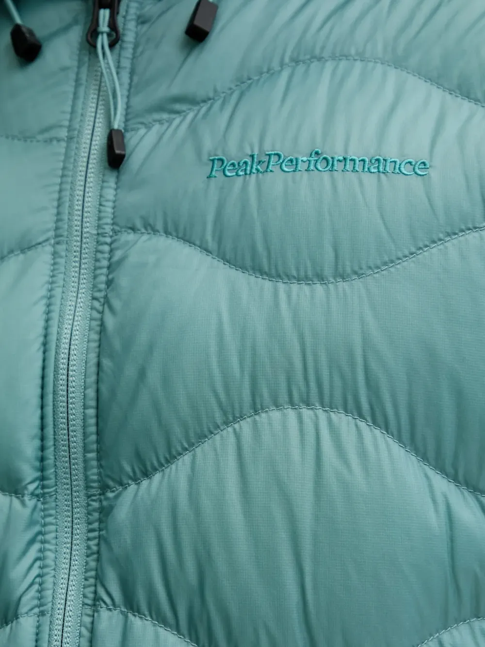 Peak Performance Jaqueta Helium Matelassê Com Capuz | Azul