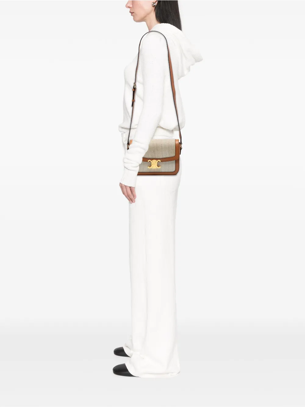 Celine Pre-Owned sac à bandoulière en toile Classique à motif Triomphe (2020) | Pre-owned | Image 2