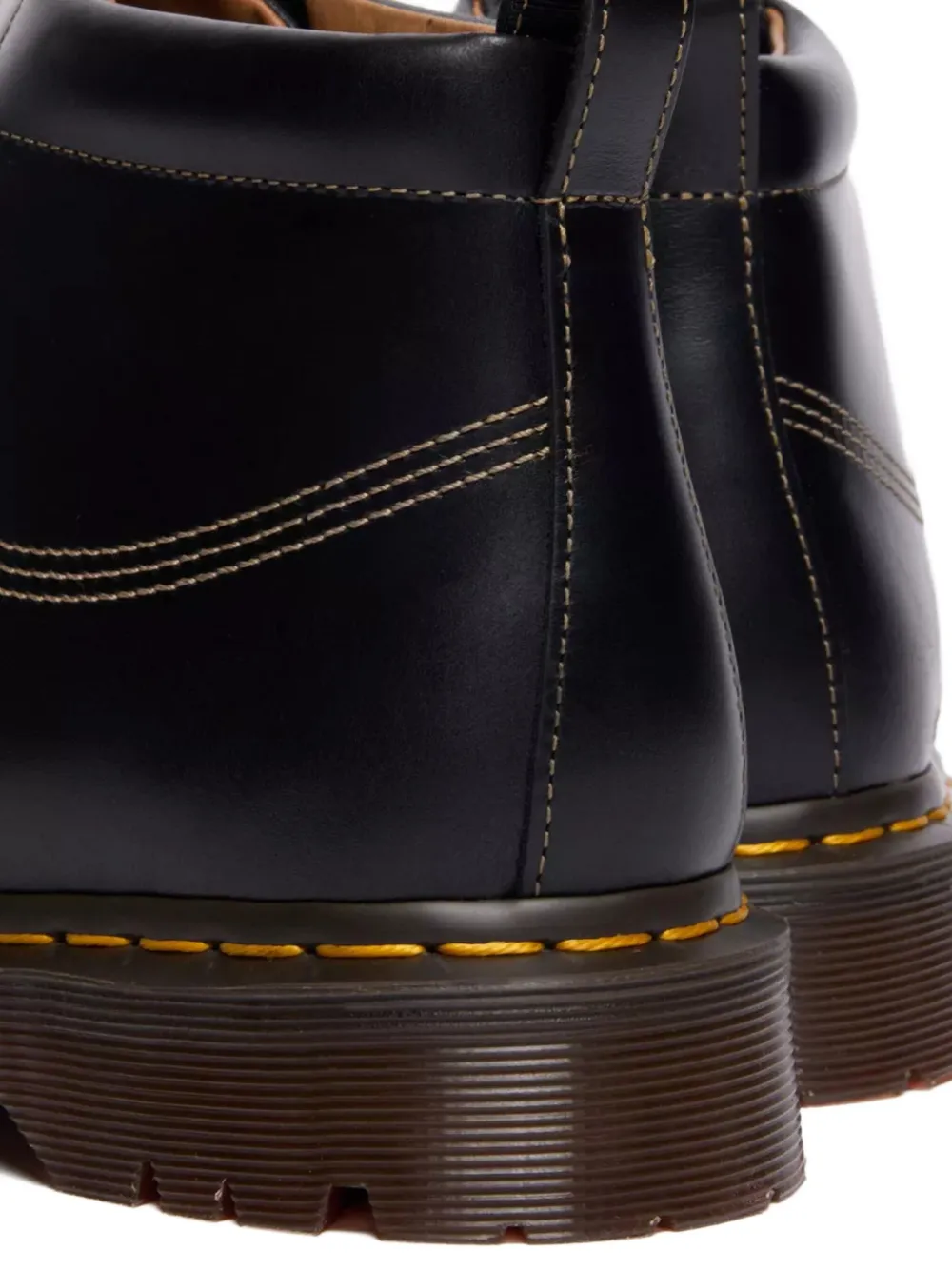 Dr. Martens Lowell Chukka enkellaarzen Zwart