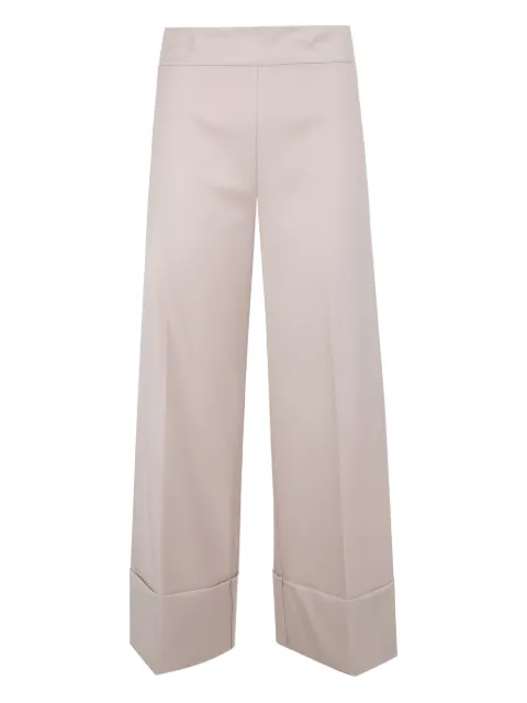 D.Exterior pants ajustados en los tobillos