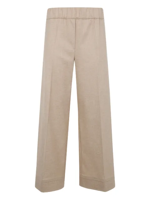 D.Exterior elasticated trousers