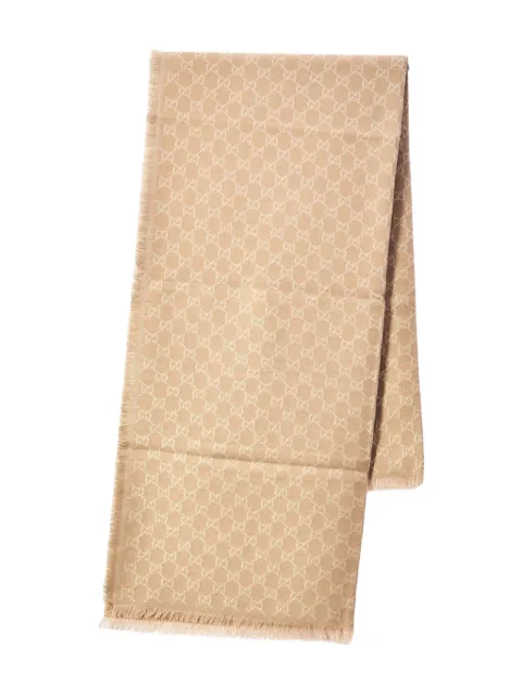 Gucci chal con detalle de flecos