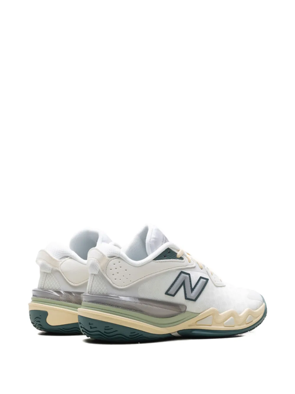 New Balance Cooper Flagg x Hesi Low v2 sneakers Wit