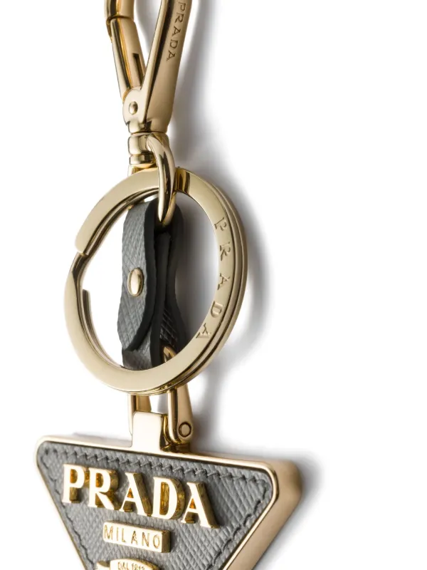 希少品 PRADA キーホルダー ゴールド シルバー Prada トライアングルロゴ キーチェーン | ゴールドトーン | FARFETCH JP