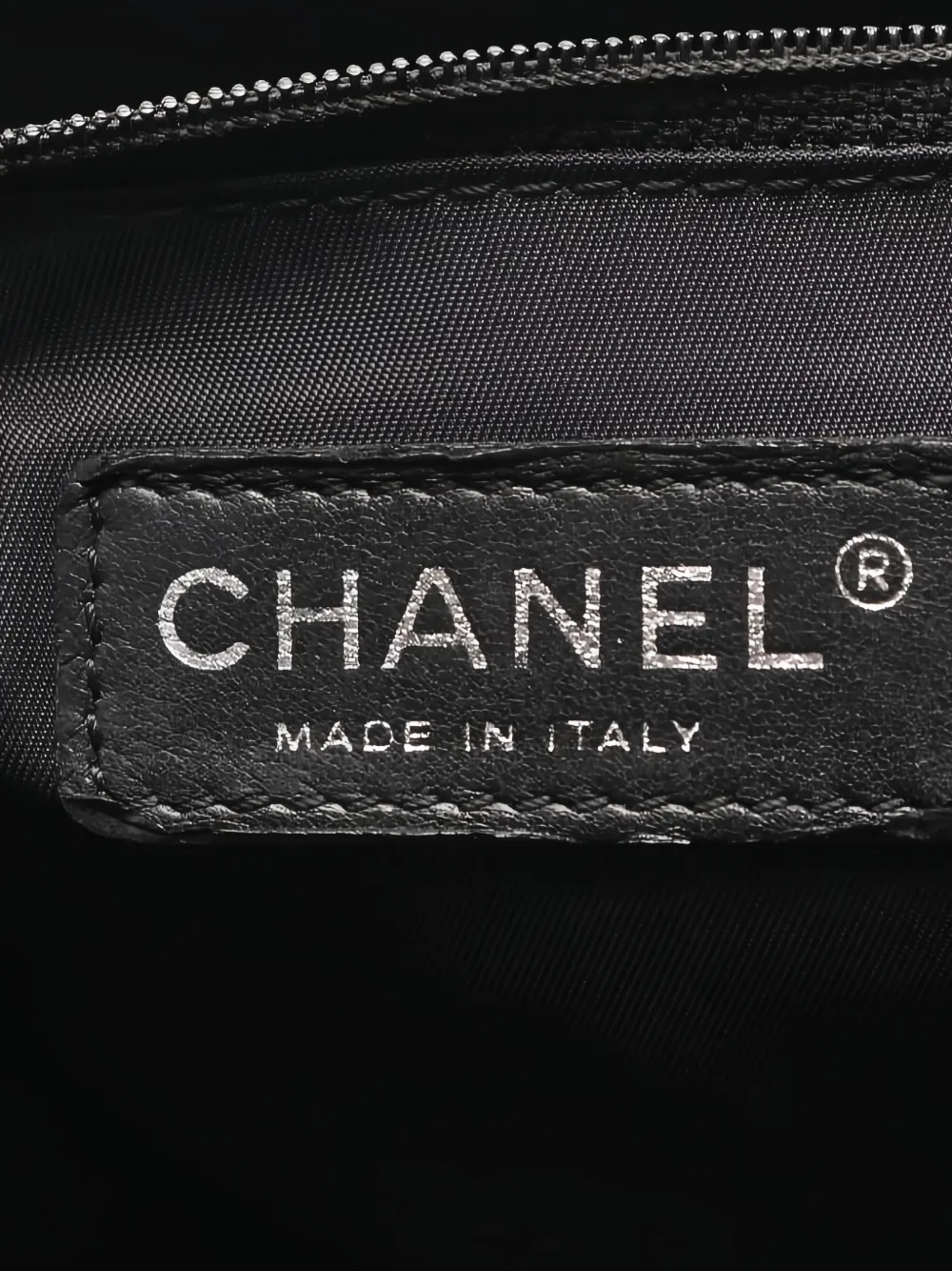 Pre-owned Chanel 2009-2010 Logo-charm Quilted Handbag In Black