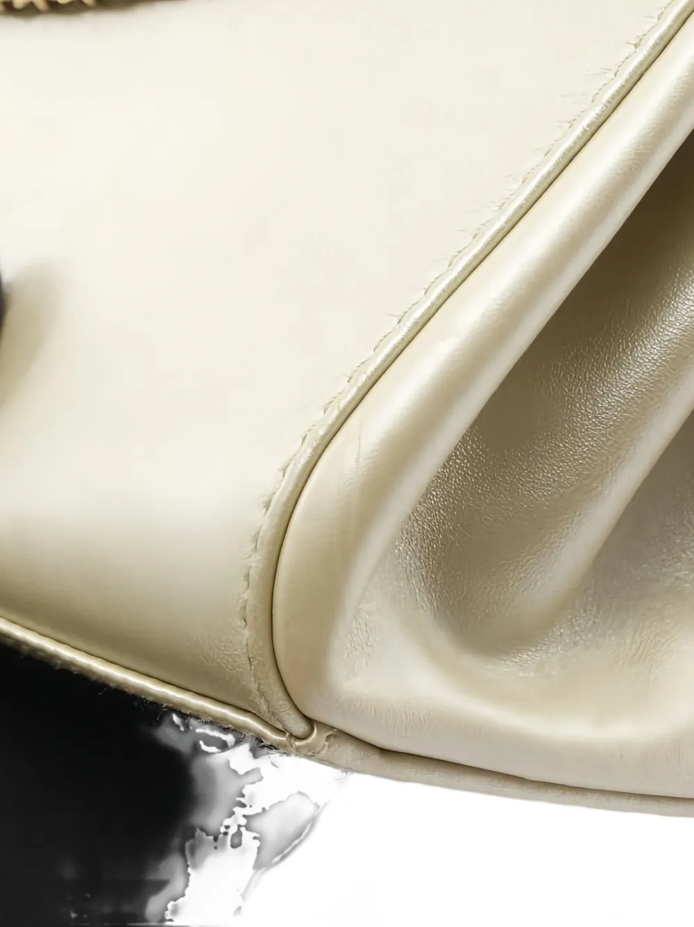 CHANEL Pre-owned 2002-2003 2.55 Chocolate Bar Shoulder Bag In Neutral