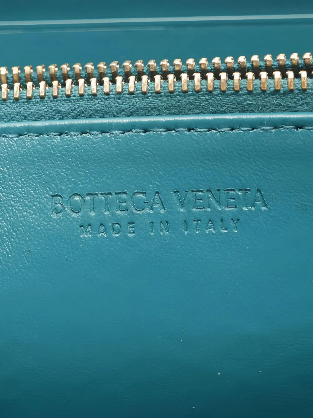 Pre-owned Bottega Veneta 2000s Intrecciato Zip-round Wallet In Blue