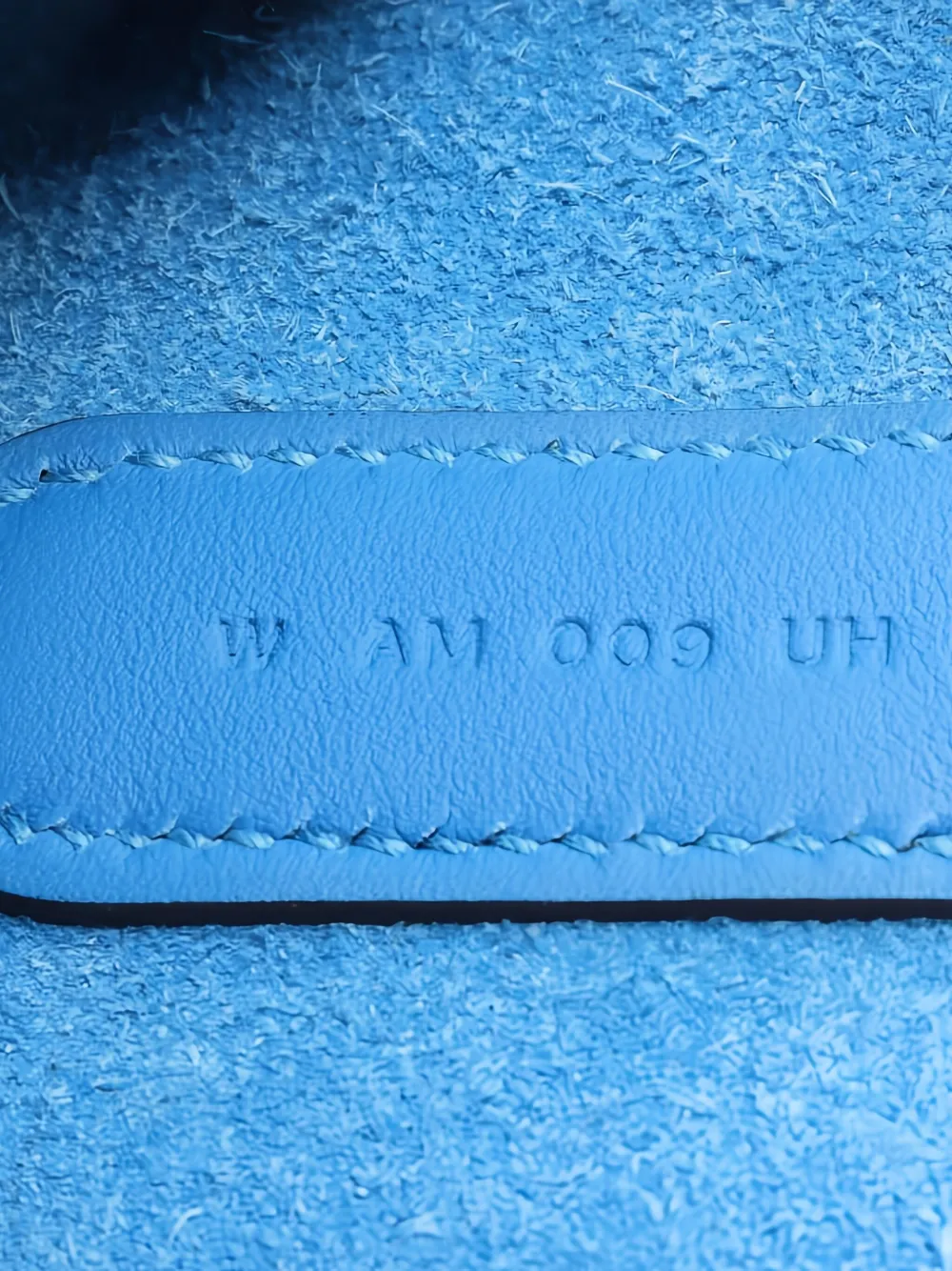 Pre-owned Hermes 2024 Loop 18 Leather Tote Bag In Blue