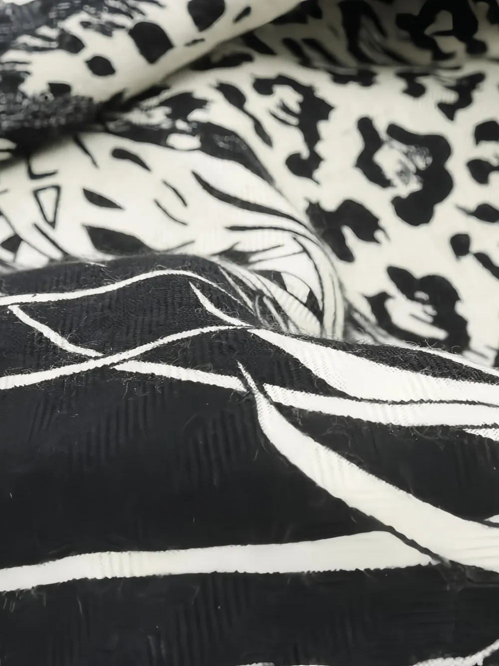 Pre-owned Hermes 2000s Jungle Love Floral Scarf In Black