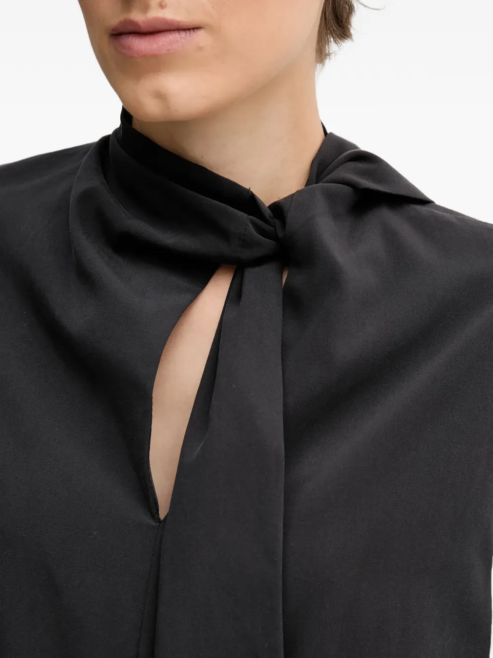 Sandro Ferrone Shirt met gestrikte hals Zwart