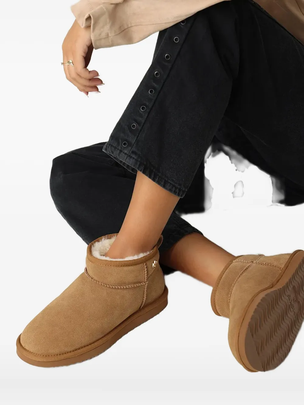 Mexx Logo-plaque Pull-tab Boot In Brown