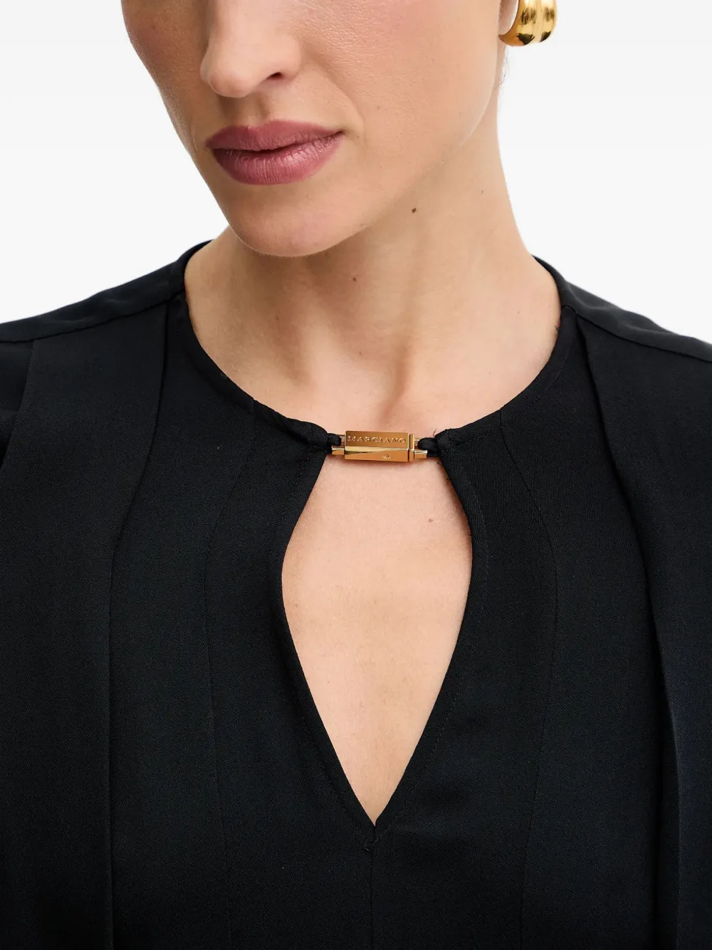 Marciano Keyhole Pleated Top In Multi