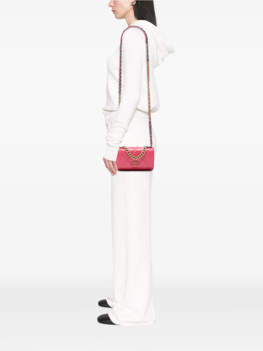 CHANEL Pre-Owned 2019 Quilted Lambskin 19 Wallet on Chain satchel | Pre-Owned | Image 2