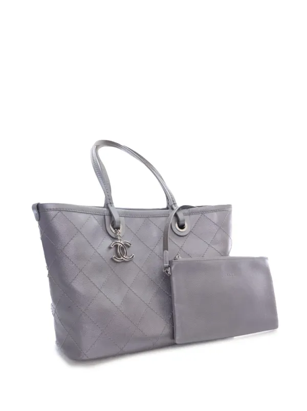 CHANEL Pre-Owned 2014-2015 Large Quilted Metallic Caviar Shopping Fever  Tote Bag Silver FARFETCH PH - Main Image