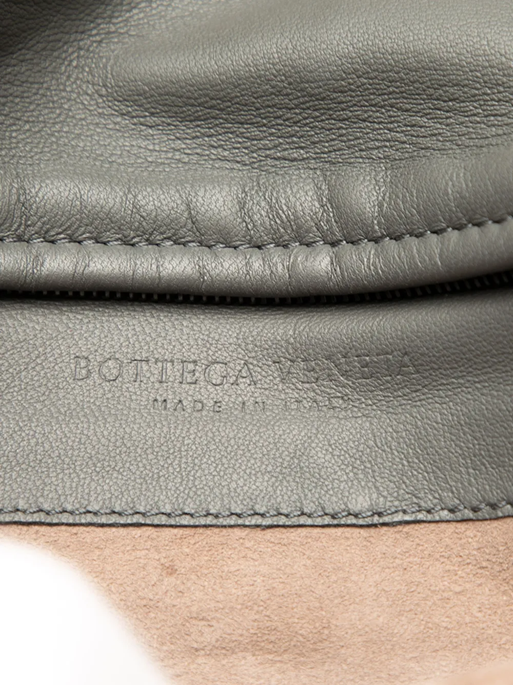 Pre-owned Bottega Veneta 2012-2025 Nappa Intrecciato Turn Lock Clutch Bag In Gray