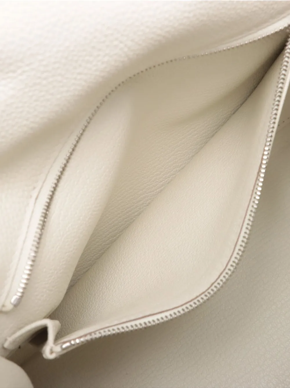 Pre-owned Hermes 2023 Togo Kelly Ii Retourne 25 Satchel In White