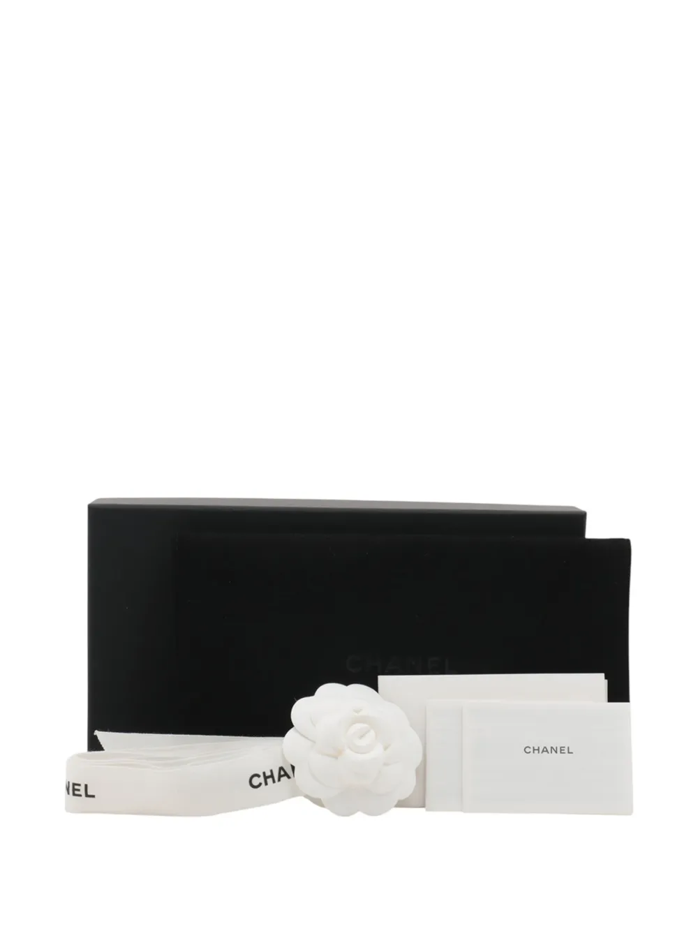 Pre-owned Chanel 2021-2025 Cc Quilted Metallic Lambskin And Airpods Pro Case Coin Pouch In Pink