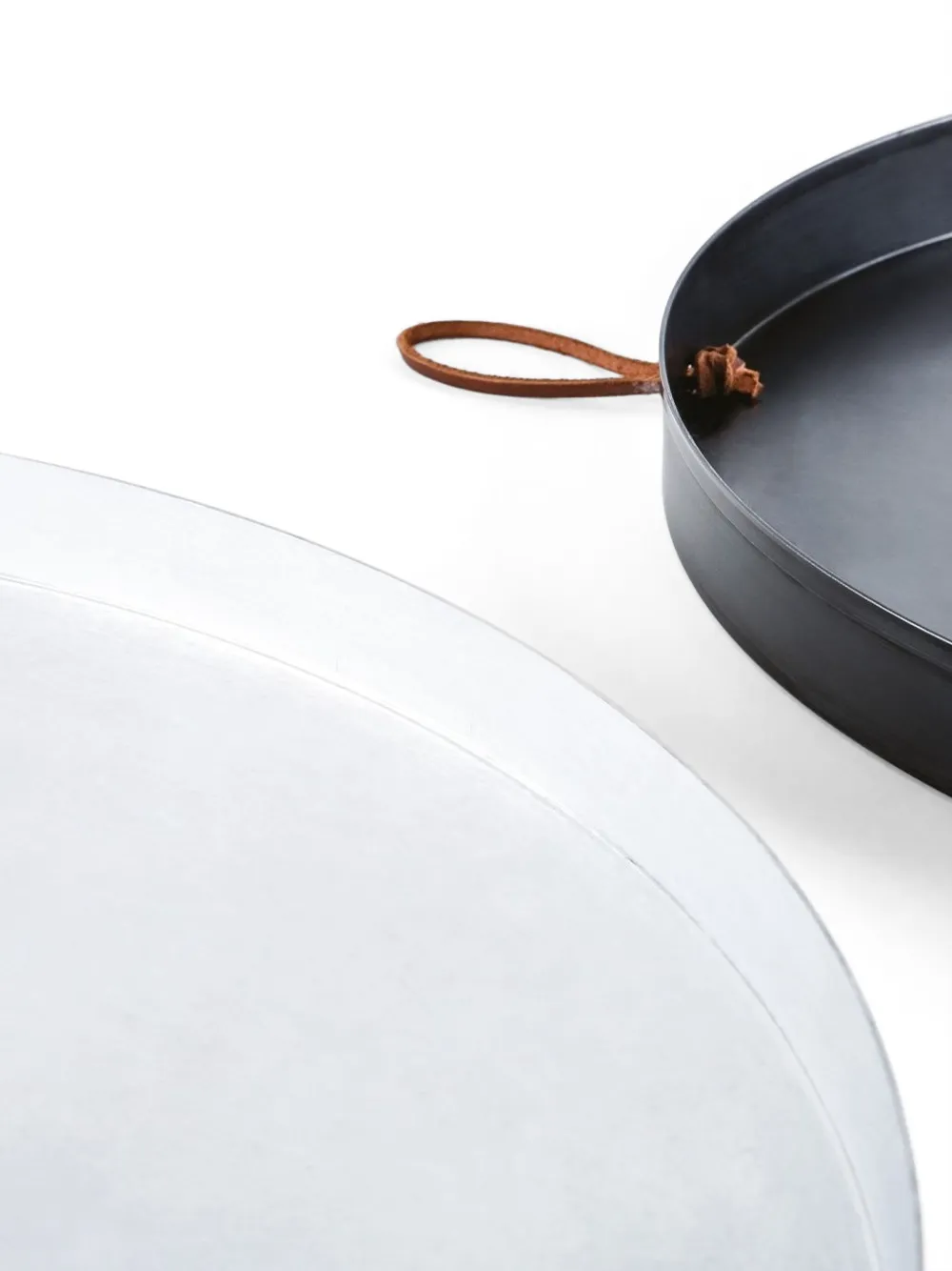 Knindustrie Live/ly Round Tray (50cm) In Green