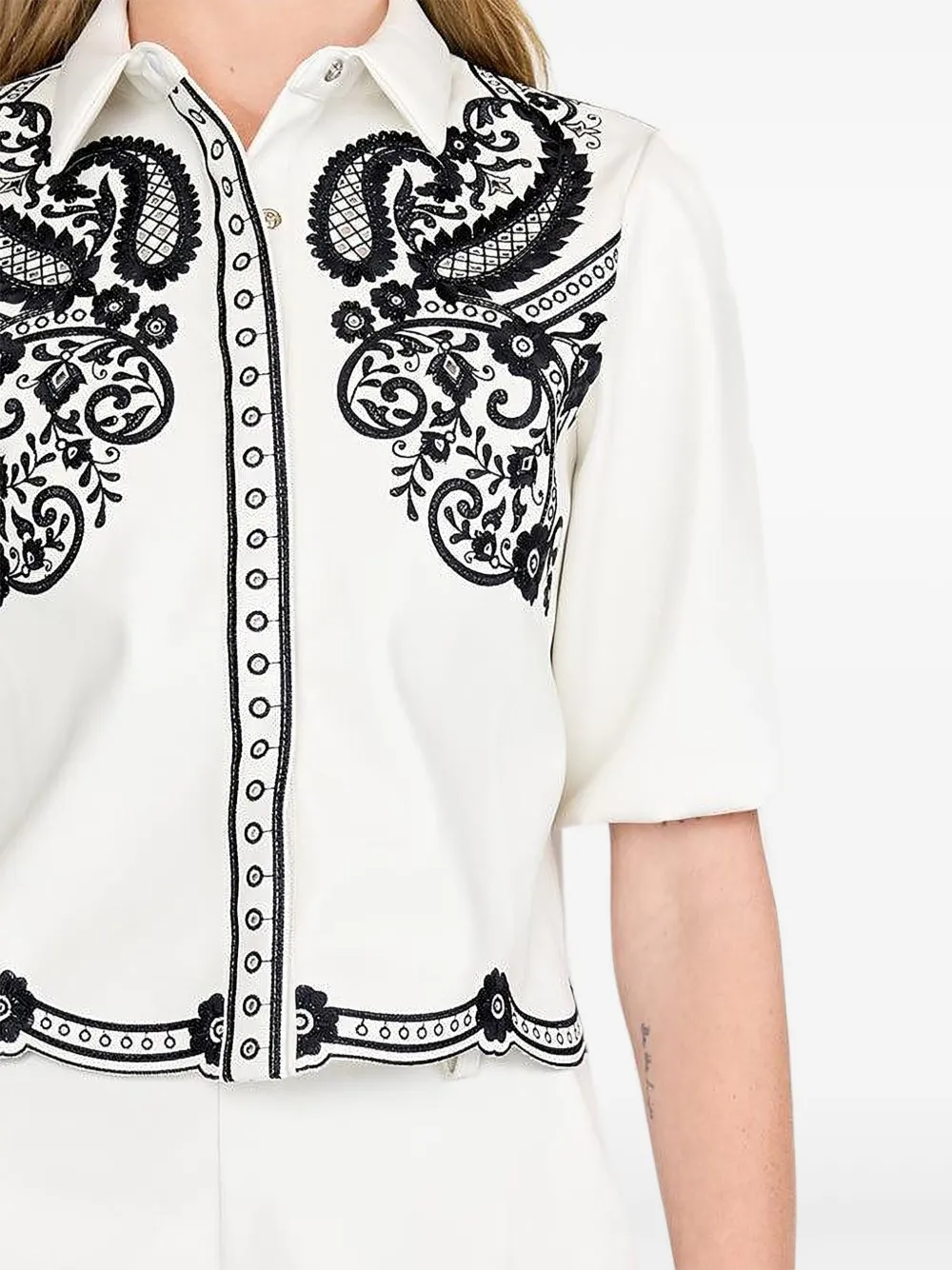 Christy Lynn Gracie blouse met borduurwerk - Wit