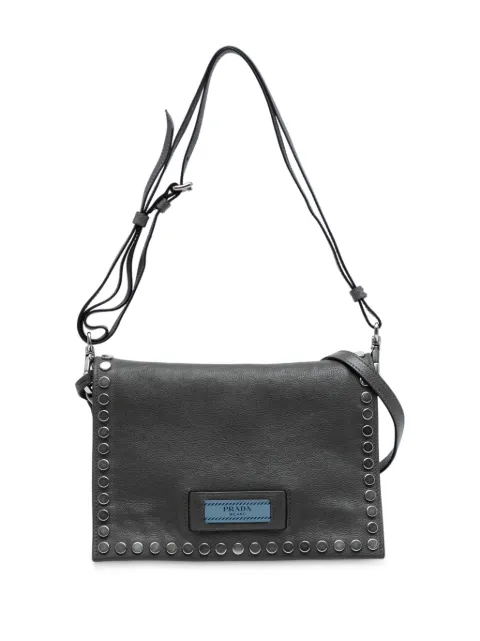 Prada Pre-Owned sac à bandoulière Étiquette en cuir de veau glacé à détails de clous (2000-2025)