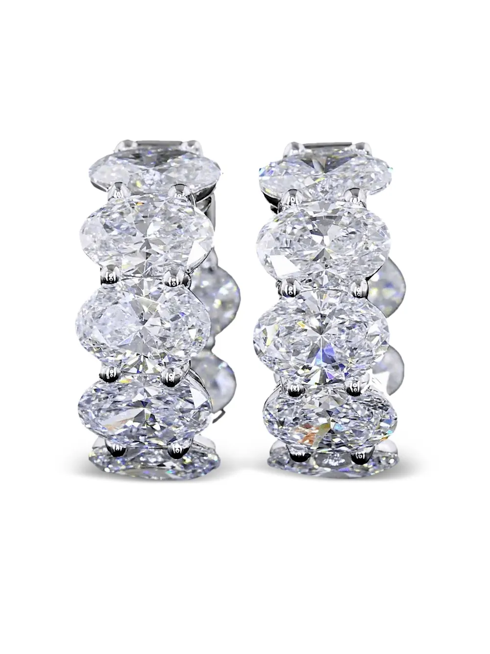 Jewels Aficionado 14k white gold huggie diamond earrings - シルバートーン