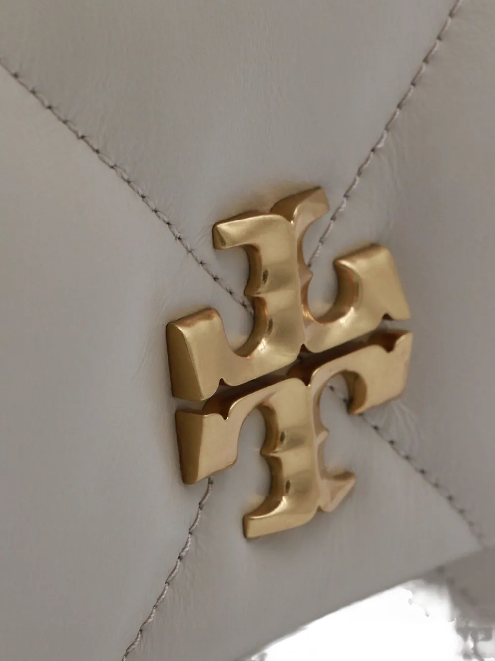 Tory Burch Quilted Chain Leather Shoulder Bag In Gray