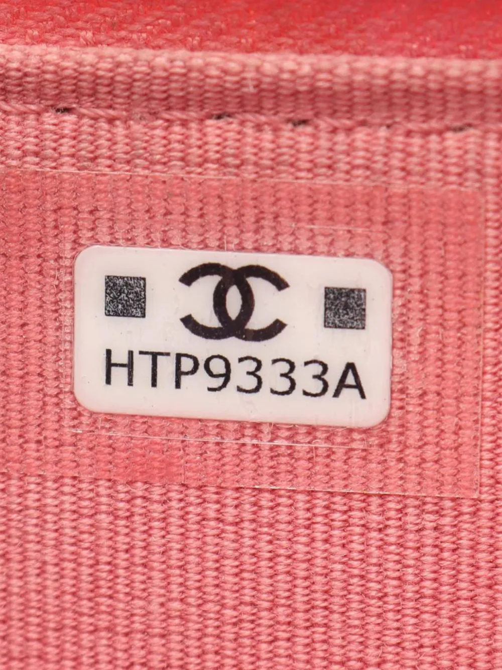 Pre-owned Chanel 2021-2025 Quilted Lambskin 19 Zip Purse Coin Pouch In Pink