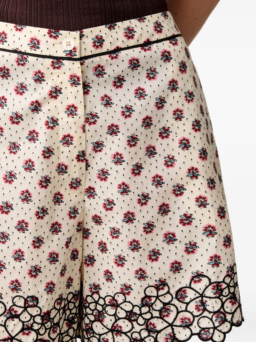 Claudie Pierlot Shorts met geborduurde bloemen Beige