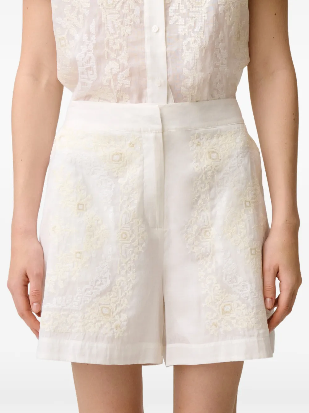 Claudie Pierlot Shorts met borduurwerk Wit