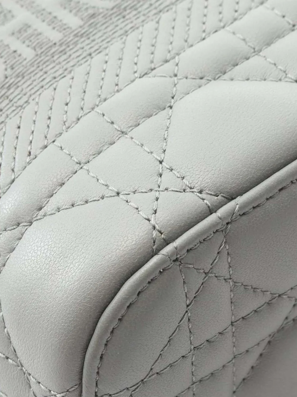 DIOR Pre-owned 2021-2025 Small Leather Cannage Travel Vanity Case Satchel In Green