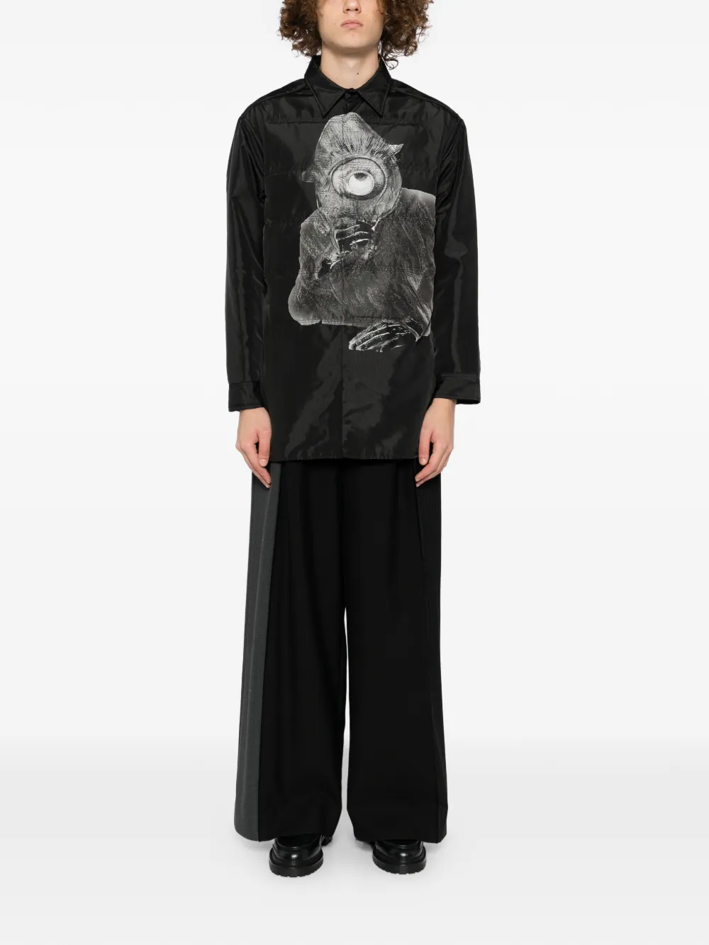 Yohji Yamamoto sobrecamisa estampada | Chamarras con plumón y capitonadas | Image 2