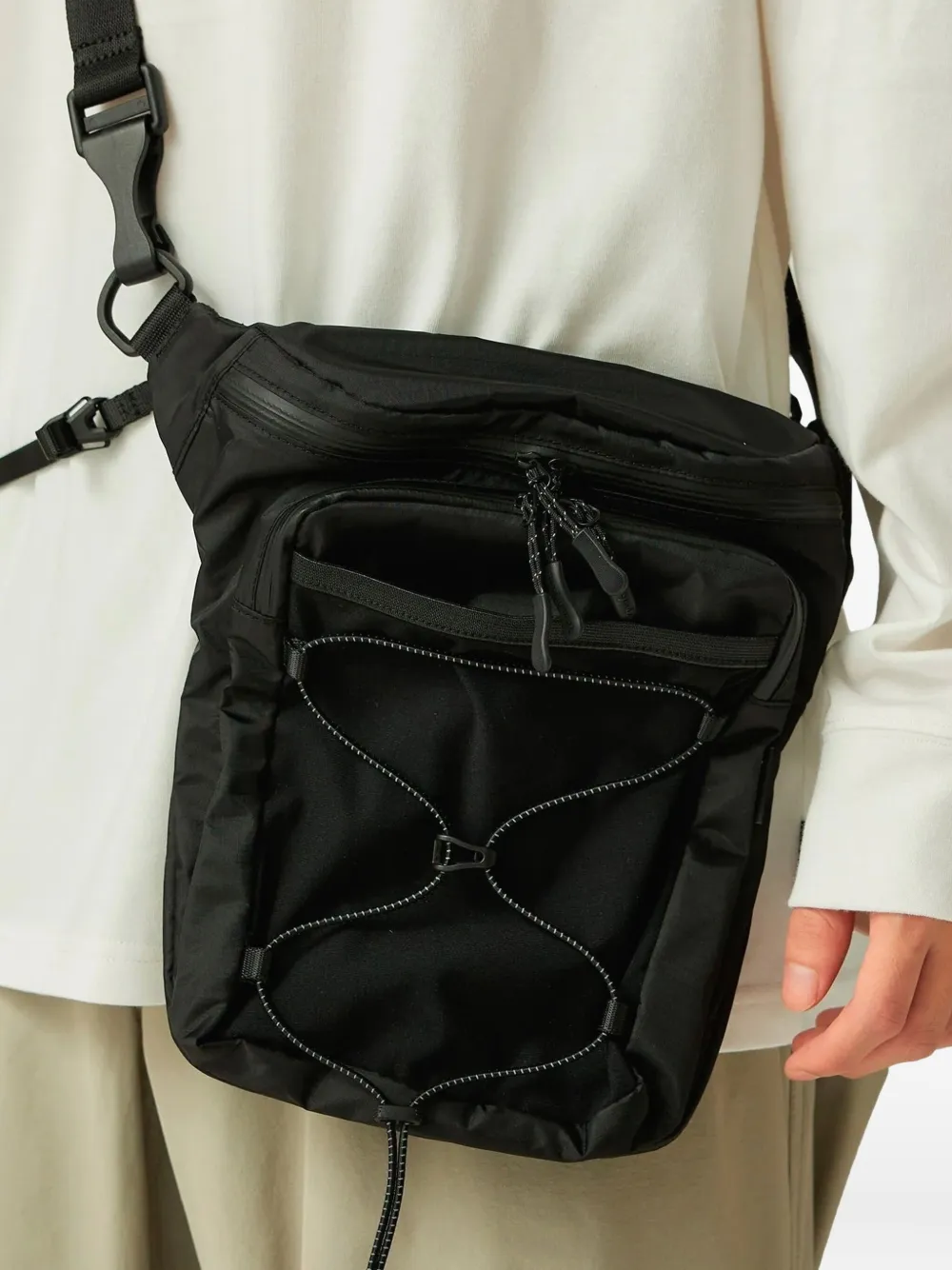 Snow Peak Alk Messenger Bag In Black