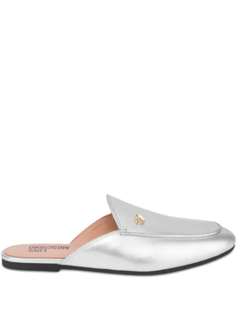 Love Moschino mules con emblema metalizado