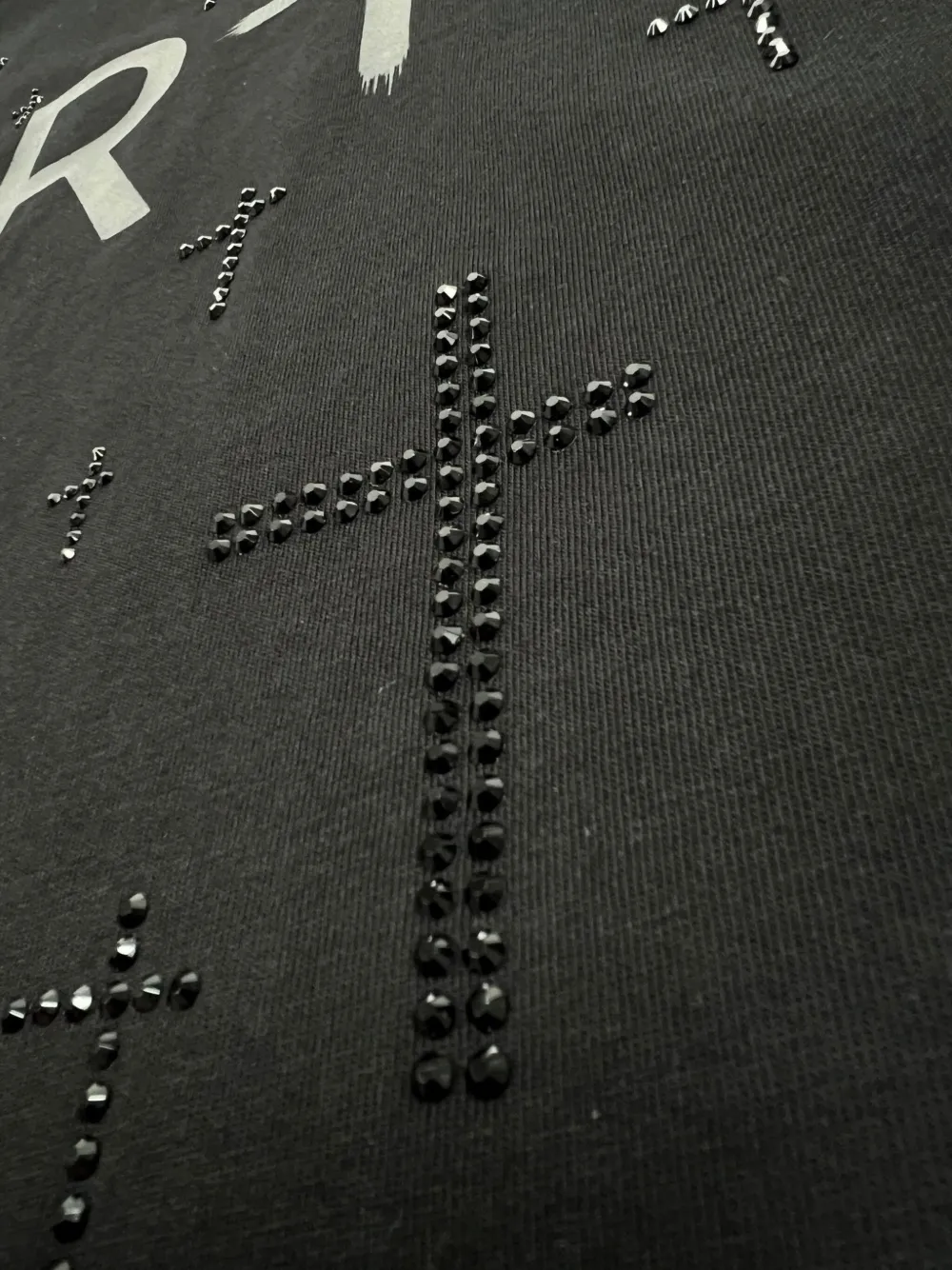 CRYSTAL CROSS LIAM T-SHIRT