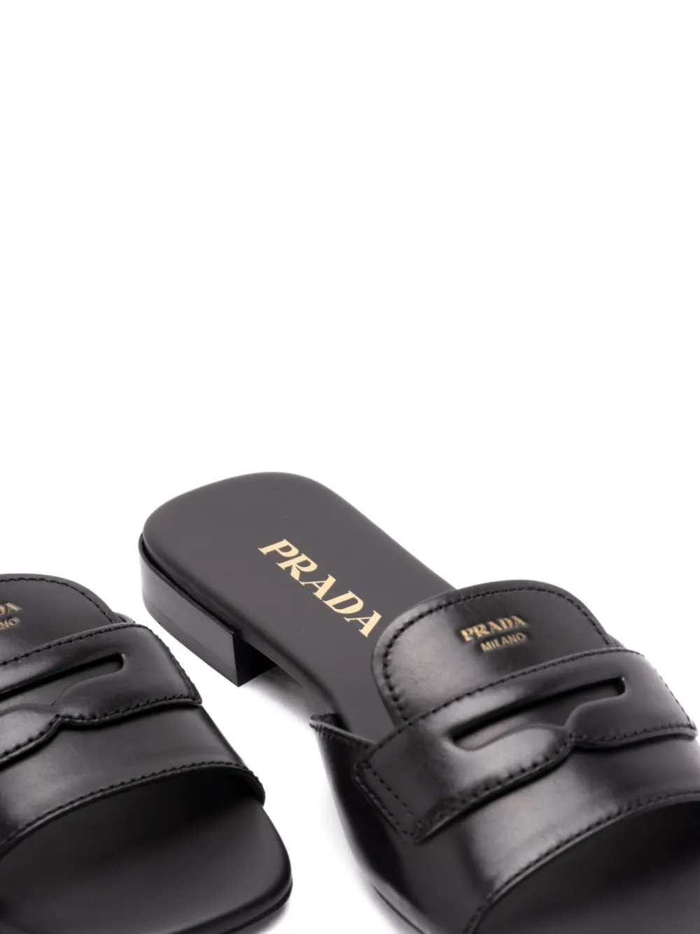Prada Leren sandalen met penny bandje Zwart