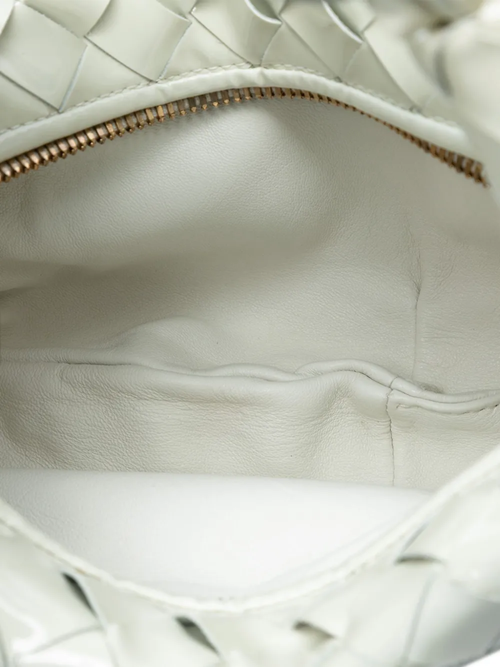 Pre-owned Bottega Veneta 2012-2025 Mini Patent Intrecciato Jodie Hobo Bag In White