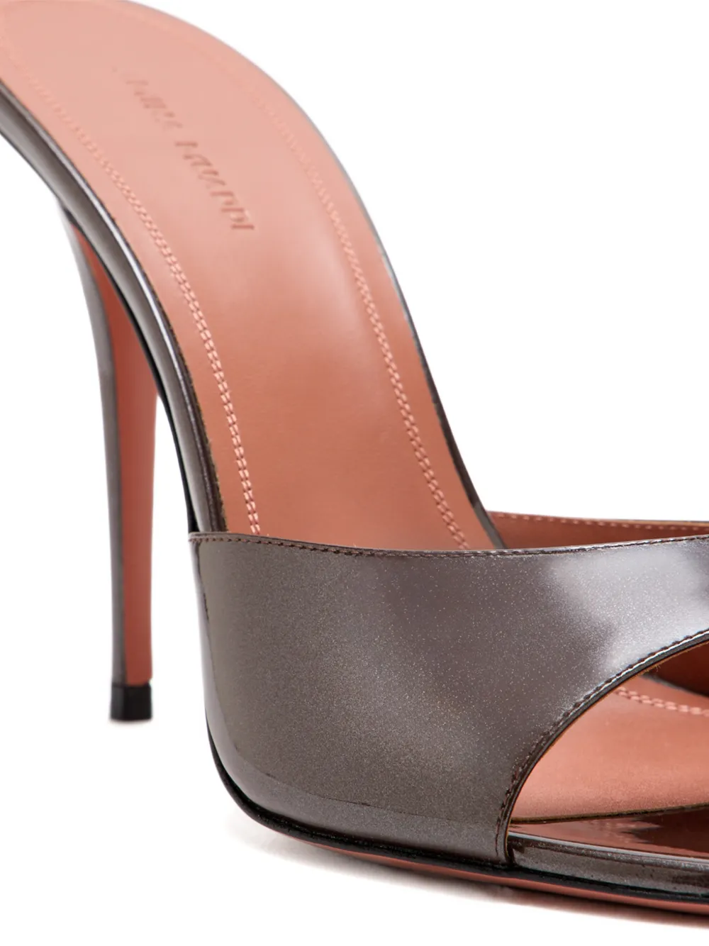 Amina Muaddi Elodie lakleren sandalen Grijs