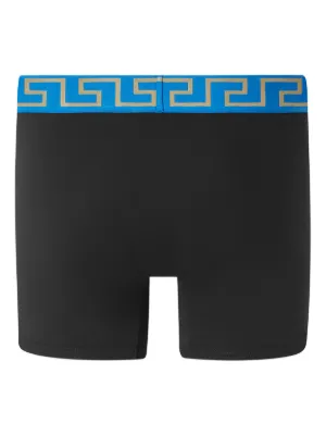 32659999_63150487_300.jpg
