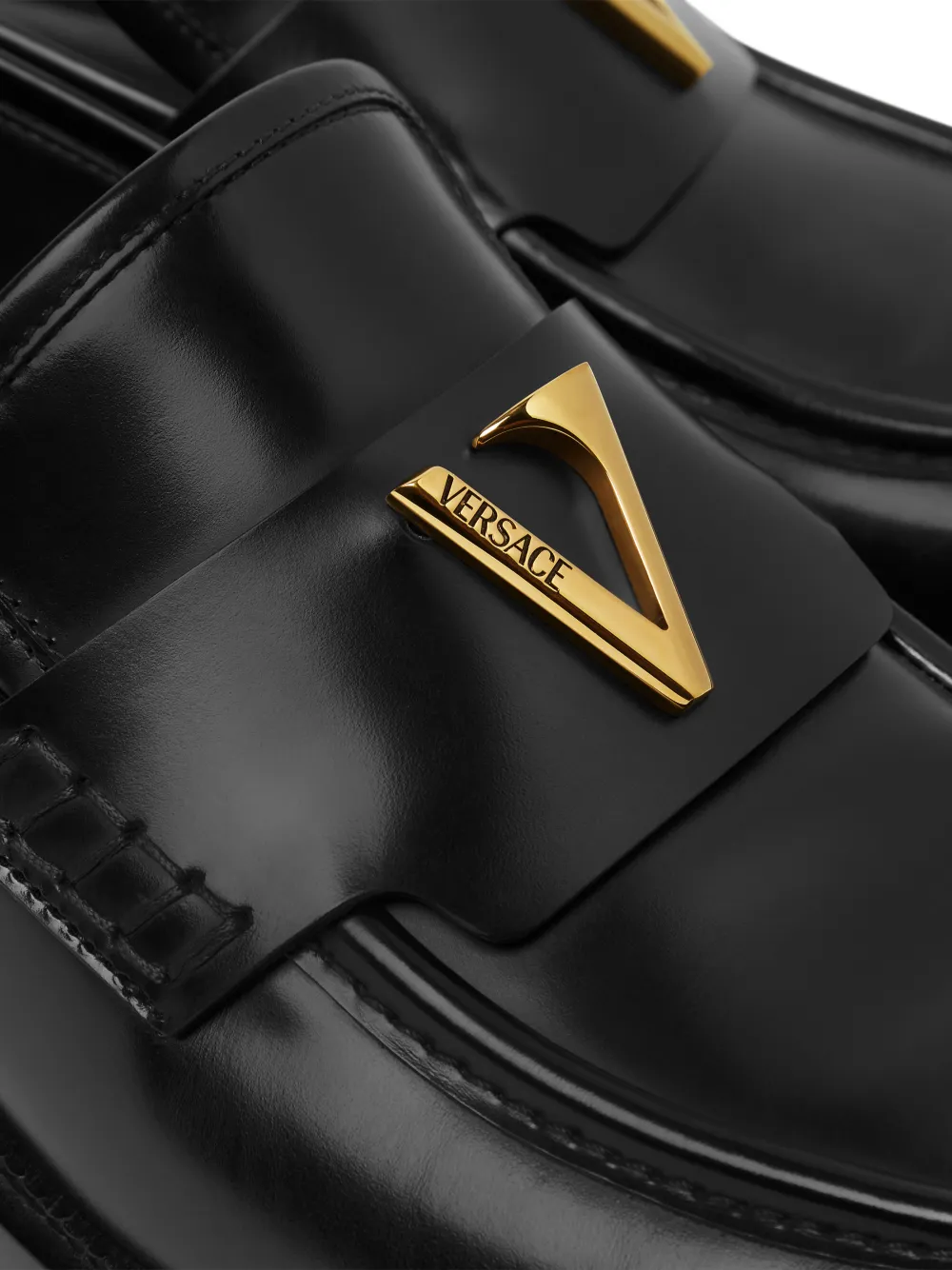 Versace Loafers met logoplakkaat Zwart