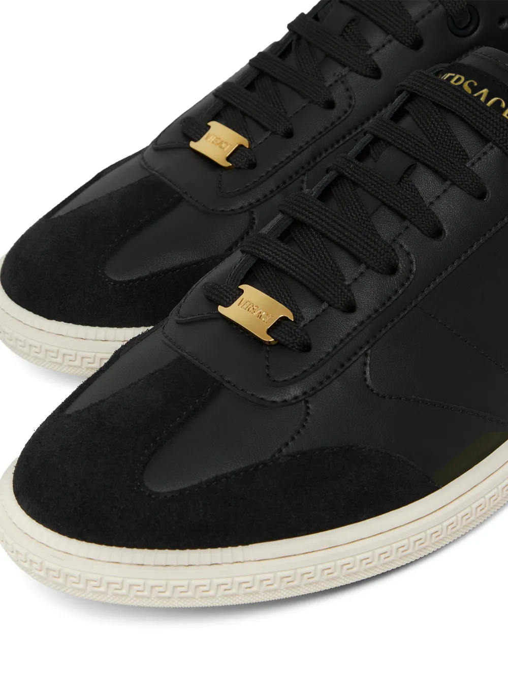 Versace Sneakers met logoplakkaat Zwart